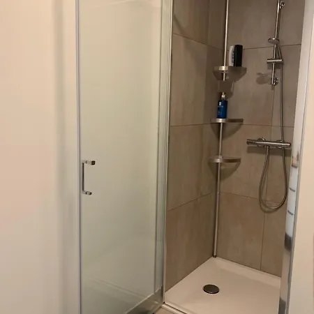 منزل للإقامة Private In Shared House